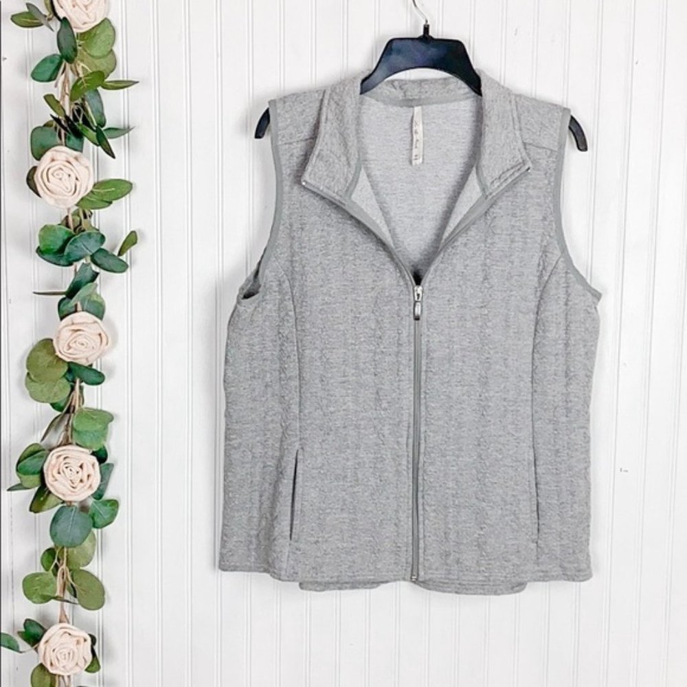 LEO & NICOLE Vest